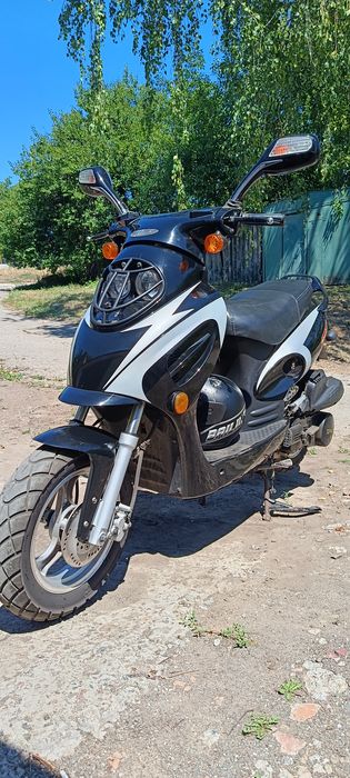 Скутер Spark 150