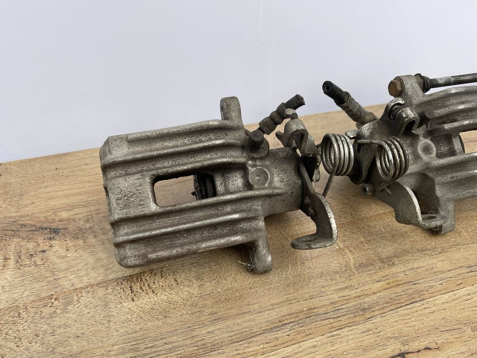 Задній суппорт Audi A4 B6 VW Passat B5 /Audi A6 C5 /Audi A4 B6 супорта