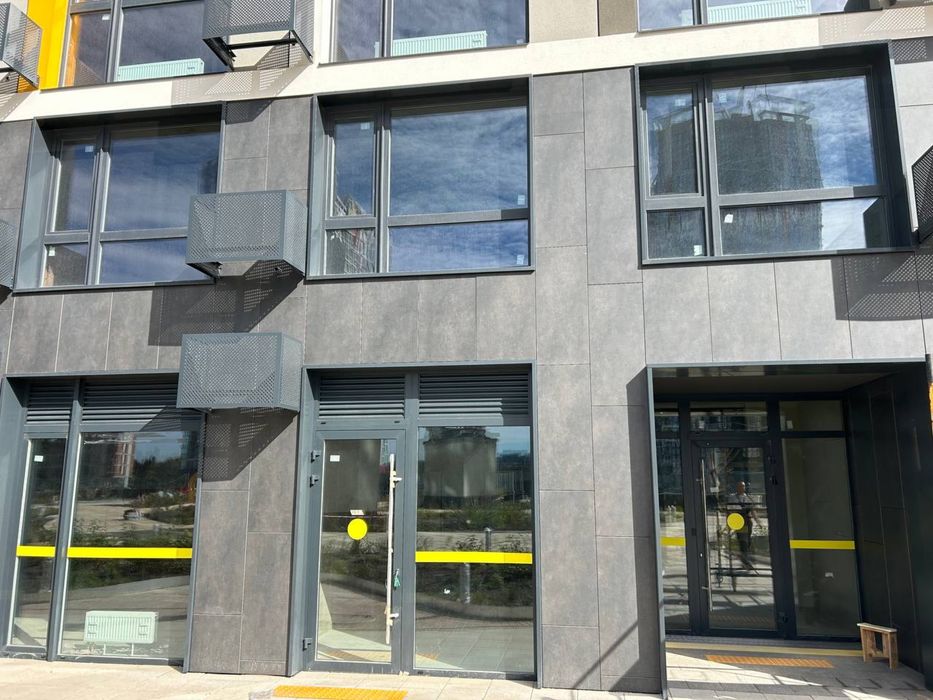 Продаж комерційного приміщення, 35м2, фасад, Русанівська гавань