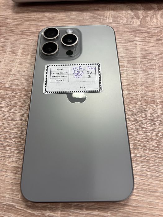 Iphone 15 pro max 256 natural titanium