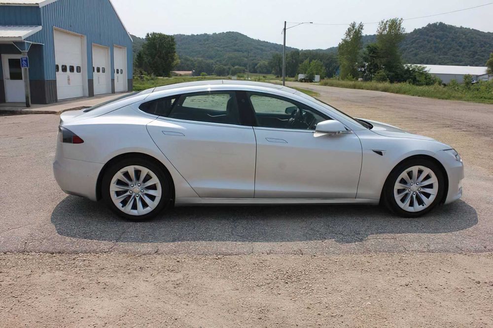 Tesla Model S 100D      2017