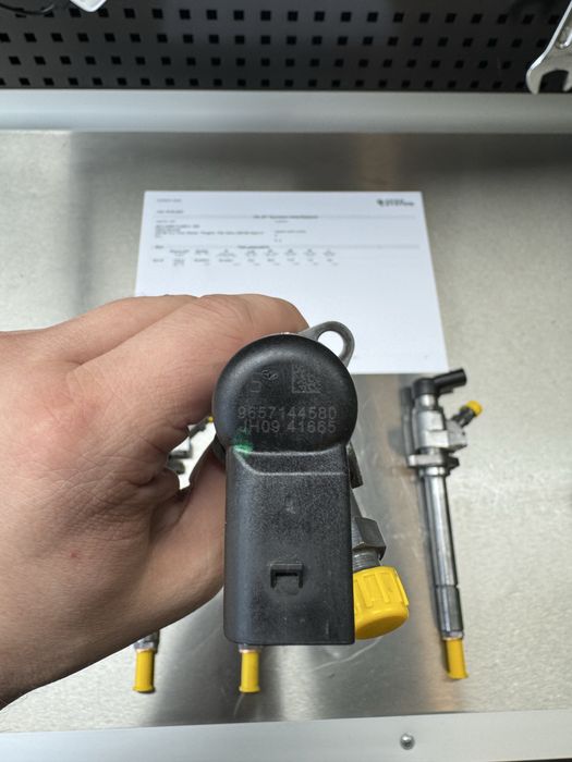 Паливна форсунка Citroen Jumpy/Fiat Scudo/Peugeot 9657144580