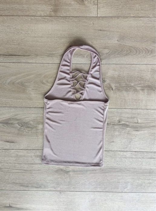 Letnia bluzka z odkrytymi plecami - Missguided