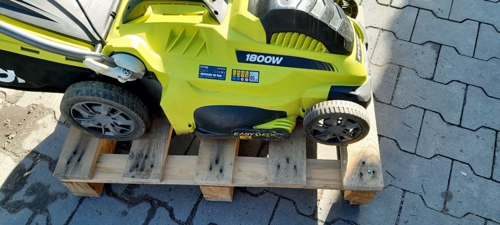 Kosiarka Ryobi  1800 W RLM18E40H