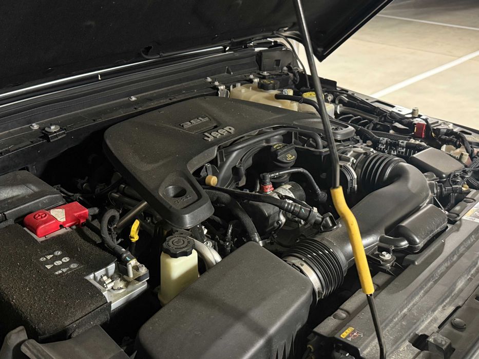 Jeep WRANGLER 3.6 BENZYNA 2021 SAHARA Altitude
