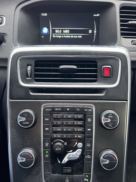 Volvo v60 D2 Momentum