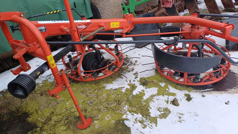 Sprzedam przetrząsarko-zgrabiarkę do siana