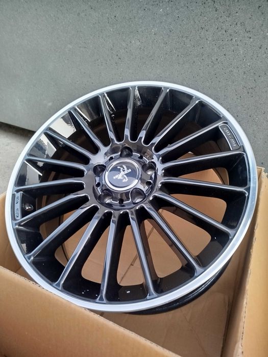 A523# Alufelgi Nowe 18" 5x112 8j et 30 Audi A4 B7, B8, B9 A5 A6 Q3 Q5.