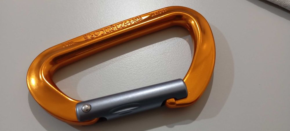 Mosquetão petzl spirit