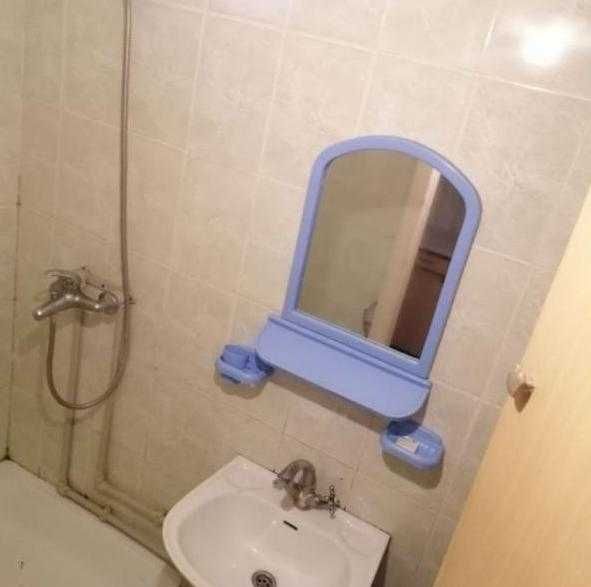 Продам очень дешевую кв. в доме гост. типа в р-не Коммунального рынка - View 2