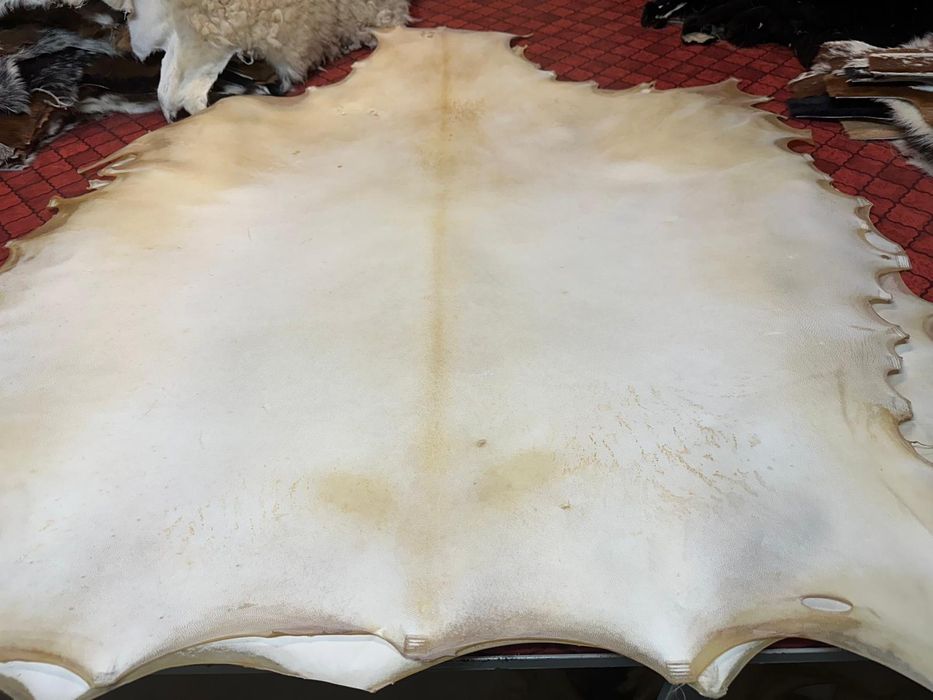 Candeeiro com abajur em pele pergaminho