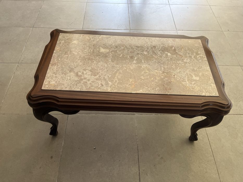 Mesa de centro em madeira e marmore
