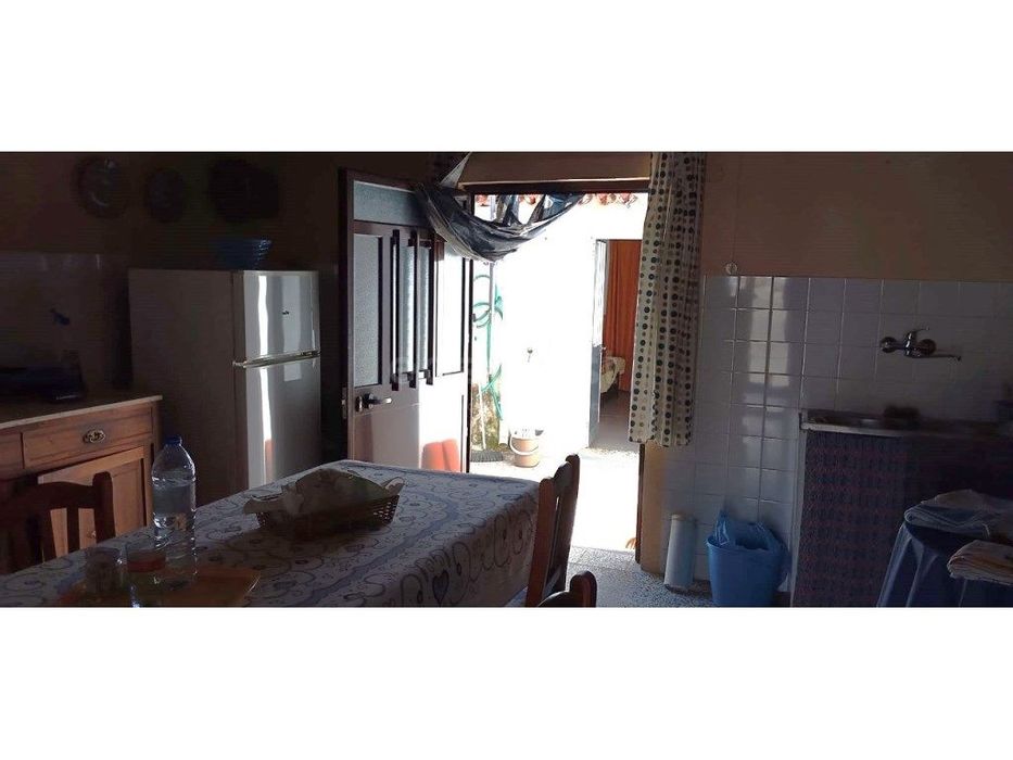 Moradia situada em aldeia de Baleizão, com 2 quartos