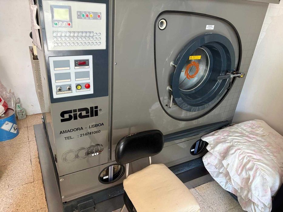 Maquina de limpeza a seco
