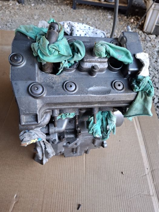 Yamaha tdm 900 silnik głowica  tłoki