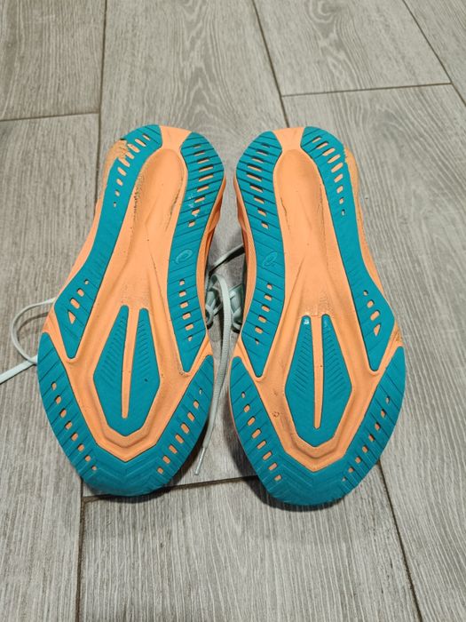 Vendo tênis ASICS novablast 5