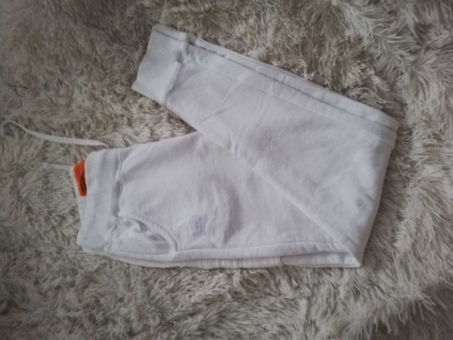białe spodnie dresowe Alpha Industries L 40