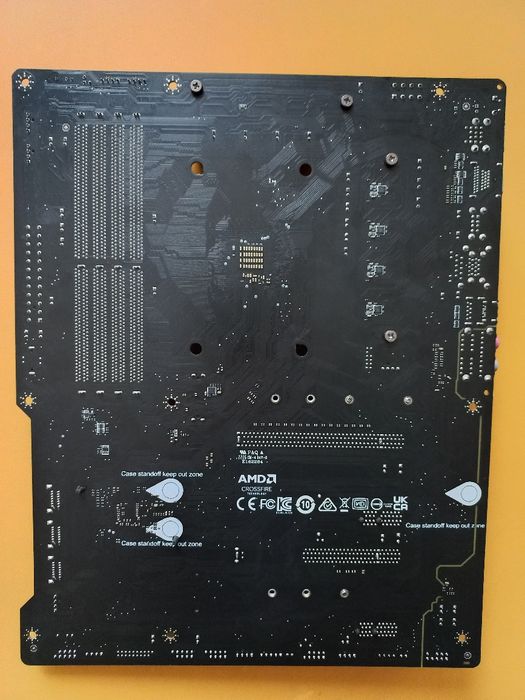 Материнська плата Gigabyte B550M-K