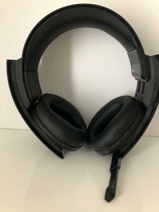 Fones de ouvido blottout