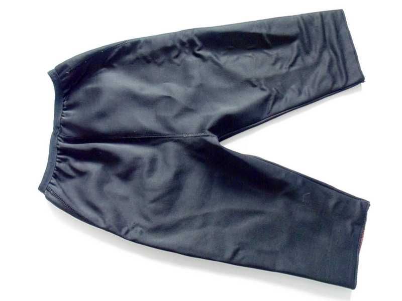 Spodenki neoprenowe damskie czarne gładkie do pływania S