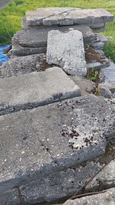 Płyty betonowe do utwardzenia placu
