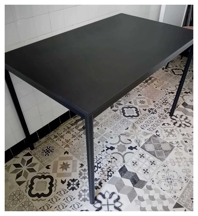 Mesa de cozinha preta SANDSBERG