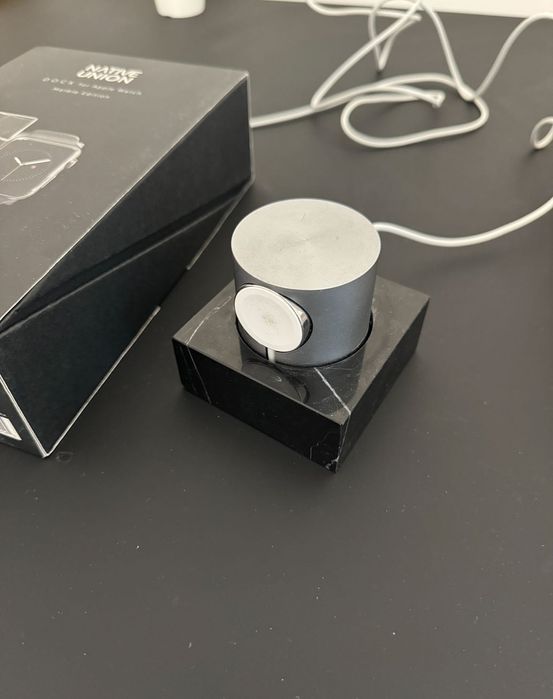 Native Union Marble Apple Watch зарядка мармурова зарядна станція