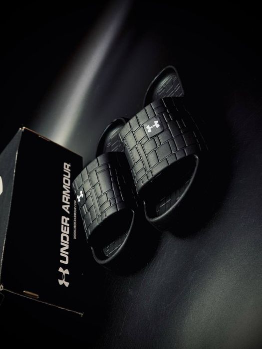 Тапки на лето подростоковые / тапки для парней / Under Armour / черные шлепки / шлепанцы городские