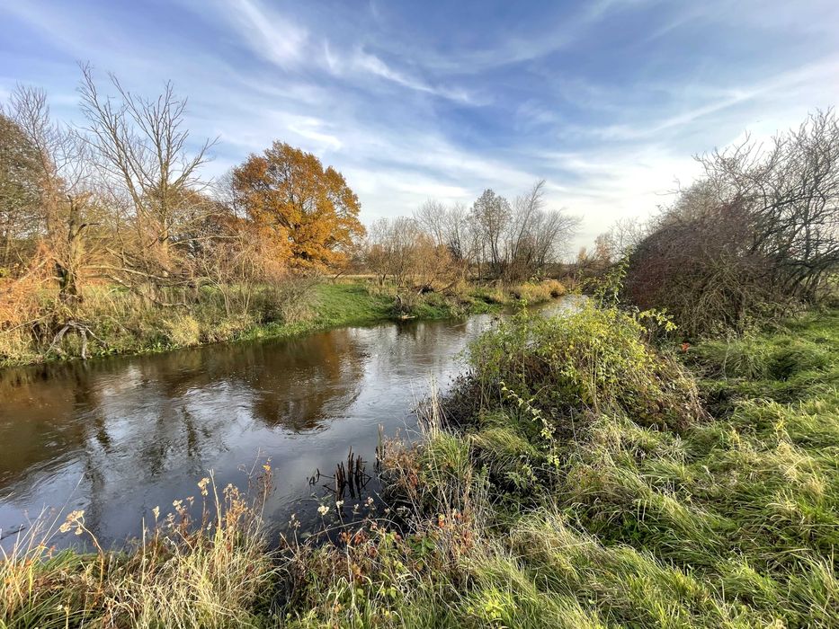 Atrakcyjna działka w Łazowie nad rzeką