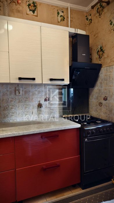 ВЕЛИКА 1 кімнатна з ремонтом