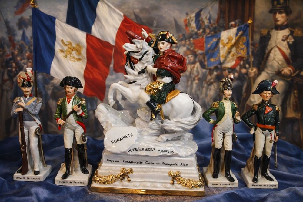 Фарфор "Napoleon Bonaparte auf dem Pferd" Германия