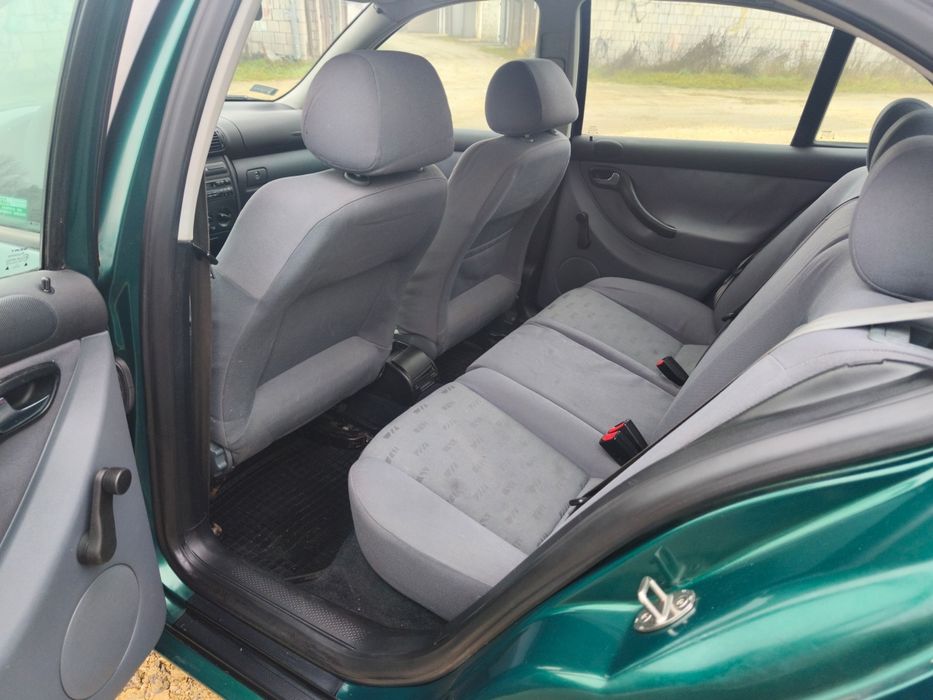 Seat Leon 1.6 benzyna 189 tyś przebiegu Salon PL