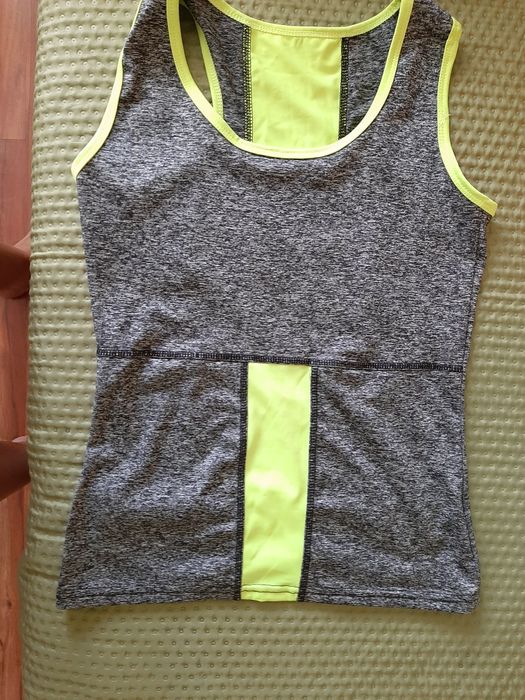 Komplet  ubrań  sportowych w roz  S