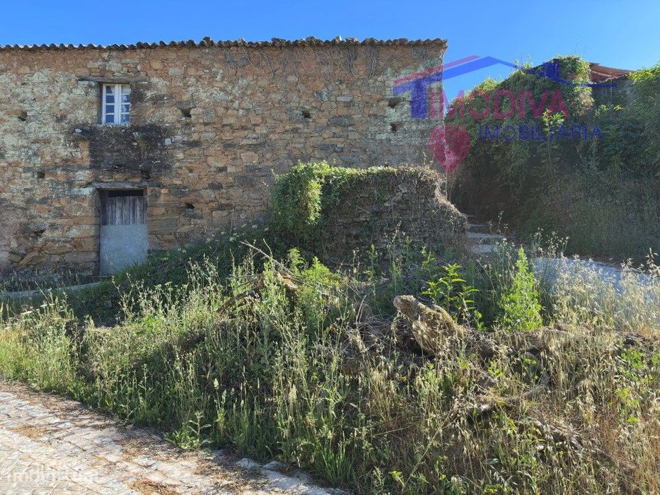 Moradia em Projeto com Arquitetura Moderna e Acabamentos de Qualida...