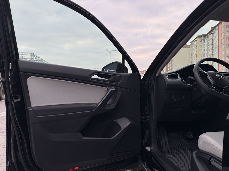 Volkswagen tiguan 2020 рік