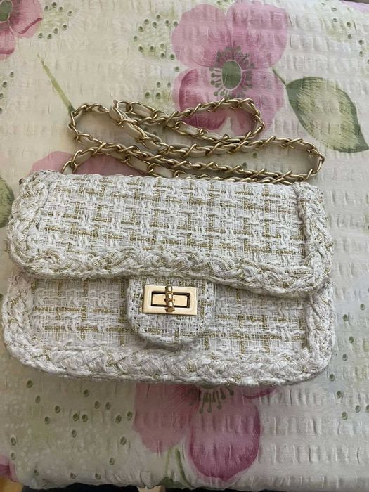 Елегантна жіноча сумка в стилі Chanel