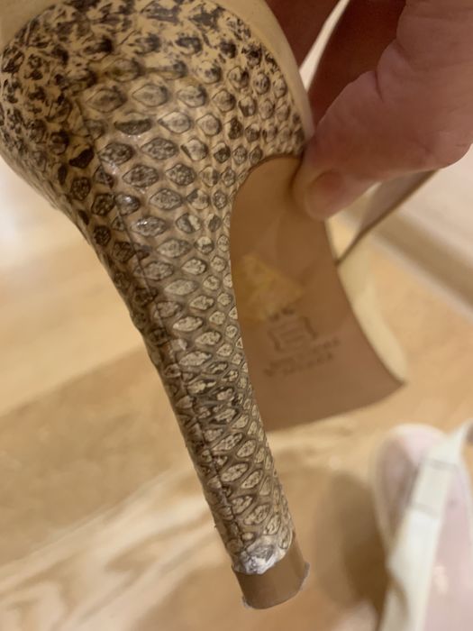 Женские босоножки