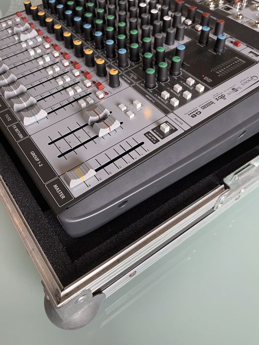 Mesa de Mistura soundcraft Signature 12 Multitrack + case Transporte