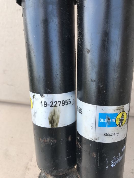 Амортизатори задні Toyota Hiace Bilstein 19-227955 4WD