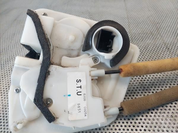 Fechadura / fecho porta trás esquerdo MAZDA 2 (DE)