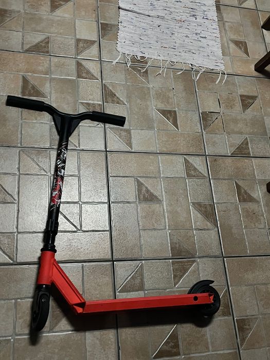 Trotinete de manobras nova um pouco usada