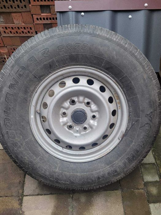 Колесо YOKOHAMA 235/80/R16 з диском