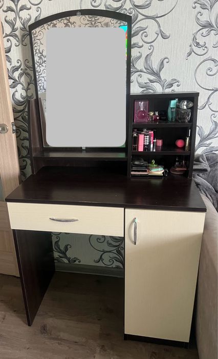 Туалетний столик з дзеркалом самовивіз Богодухівка Черкаська обл