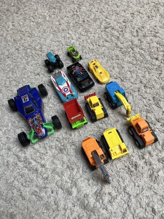 Лот іграшок для хлопчика