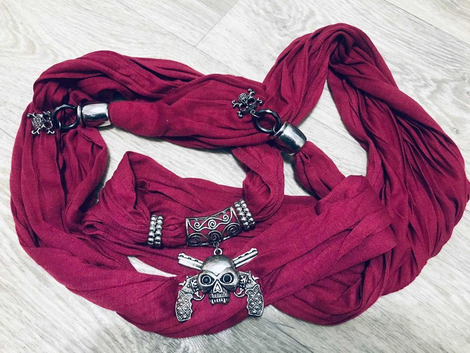 Трикотажний шарф - кольє чоккер з прикрасами череп аксесуар