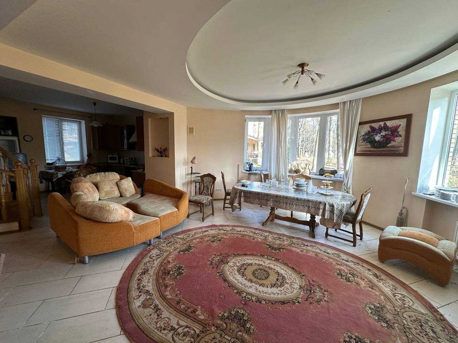 Здам шикарний будинок в Орловщині.