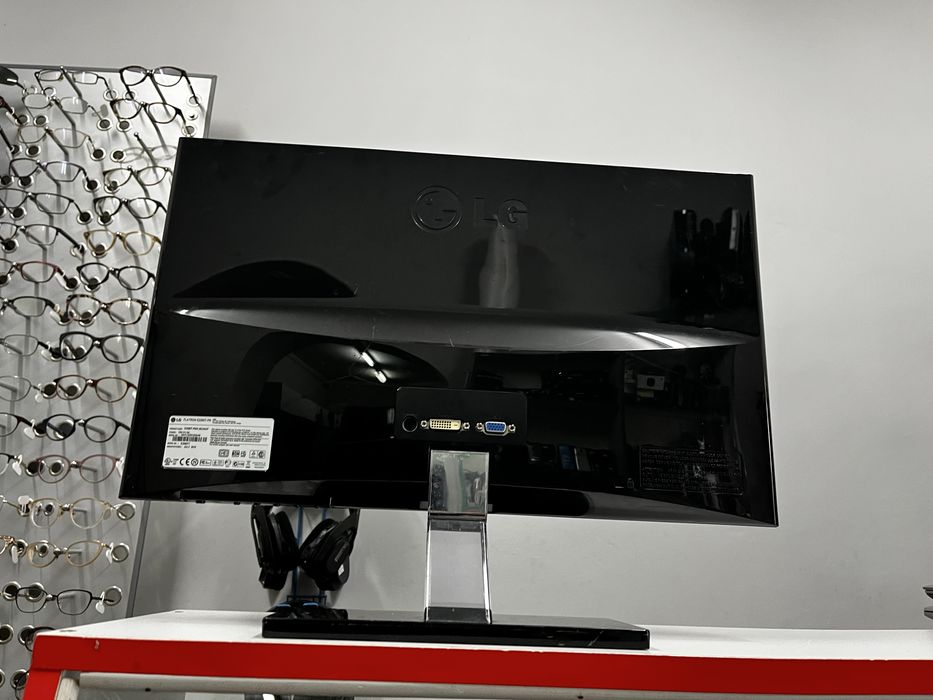 Монітор LG Flatron E2260T-PN