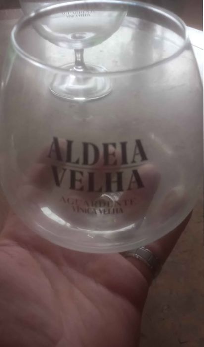 4 Copos balão aguardente