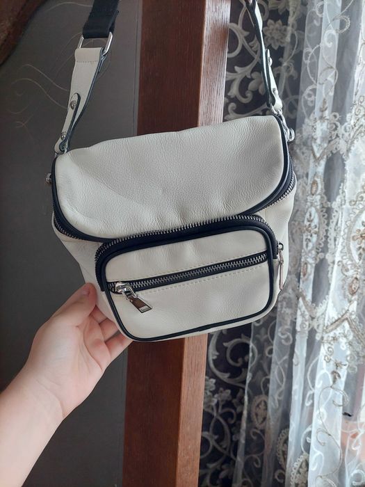 Жіноча сумочка біла