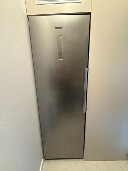 Zamrażalka Samsung RZ32C7BEES9 EF AI z wyświetlaczem - no Frost